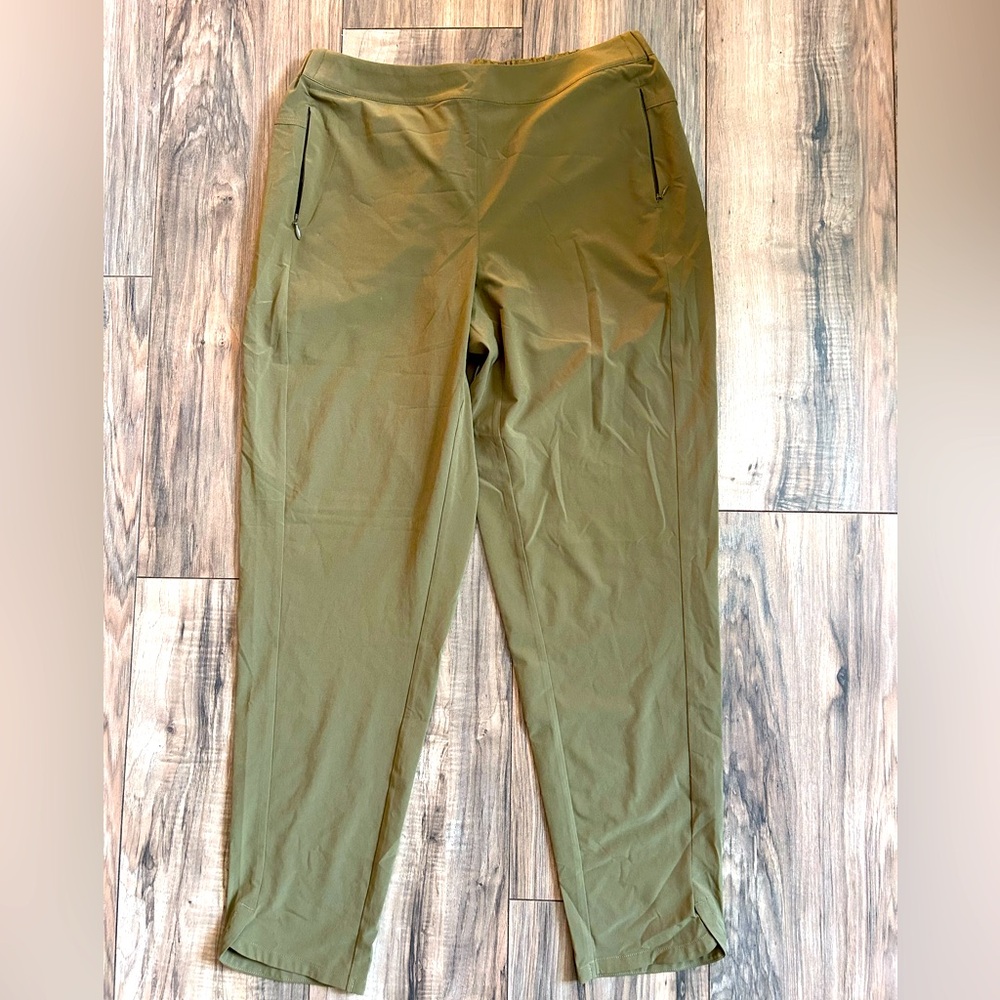 Royal Robbins Women’s Pull On Green Hiking Travel Pants Size 6